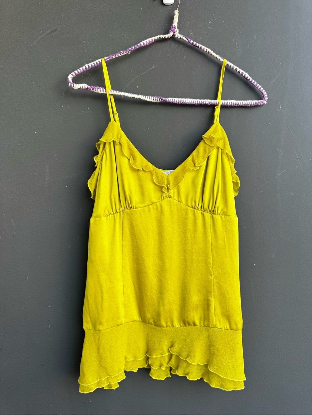 Gorgeous Y2K 100% silk chartreuse ruffle cami top